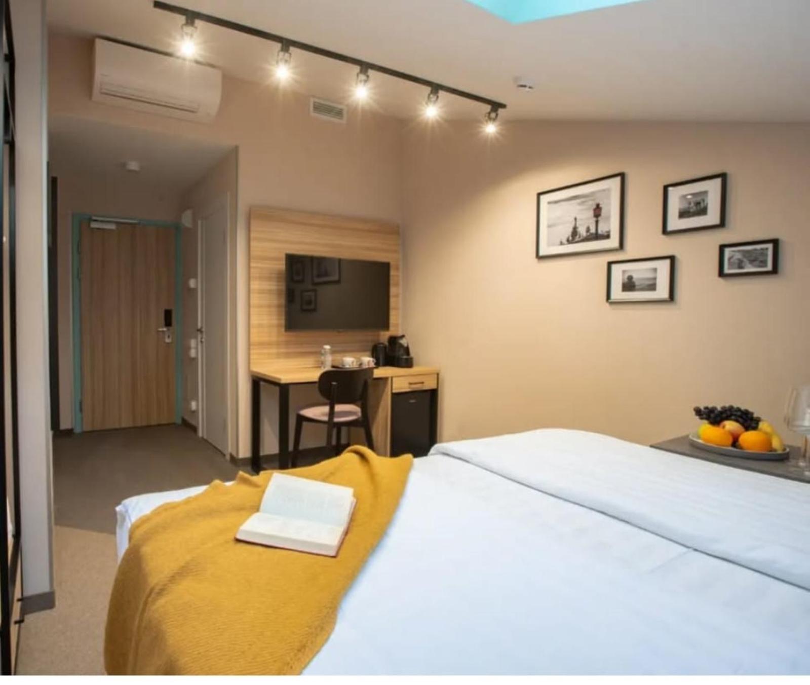 Hotel Z-A-R-A Park Goregaon West Mumbai  Buitenkant foto